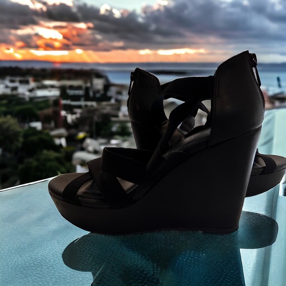 Torrid Black Stretchy platform wedge sandals. Zip up heel. Easy on off. 9.5 Wide - Picture 6 of 15